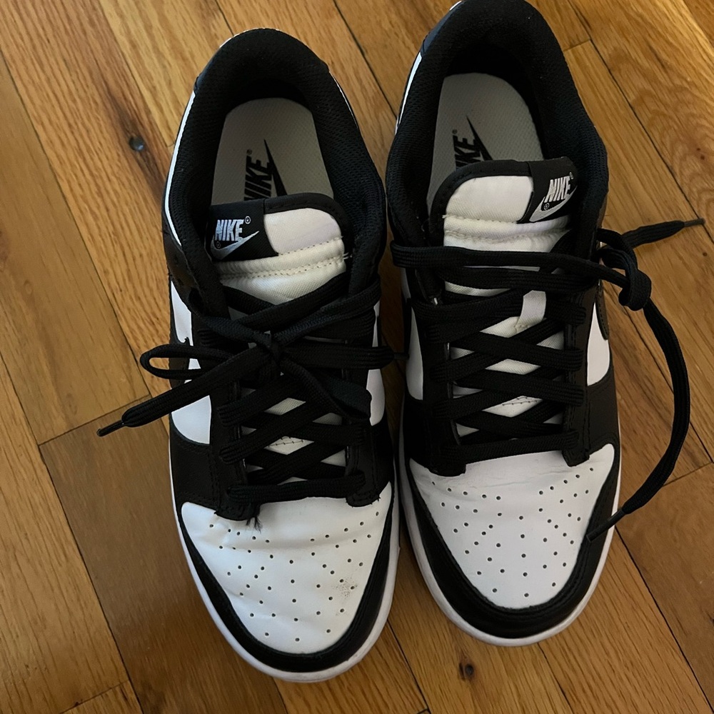 Nike Panda Dunks Low - Picture 3 of 10